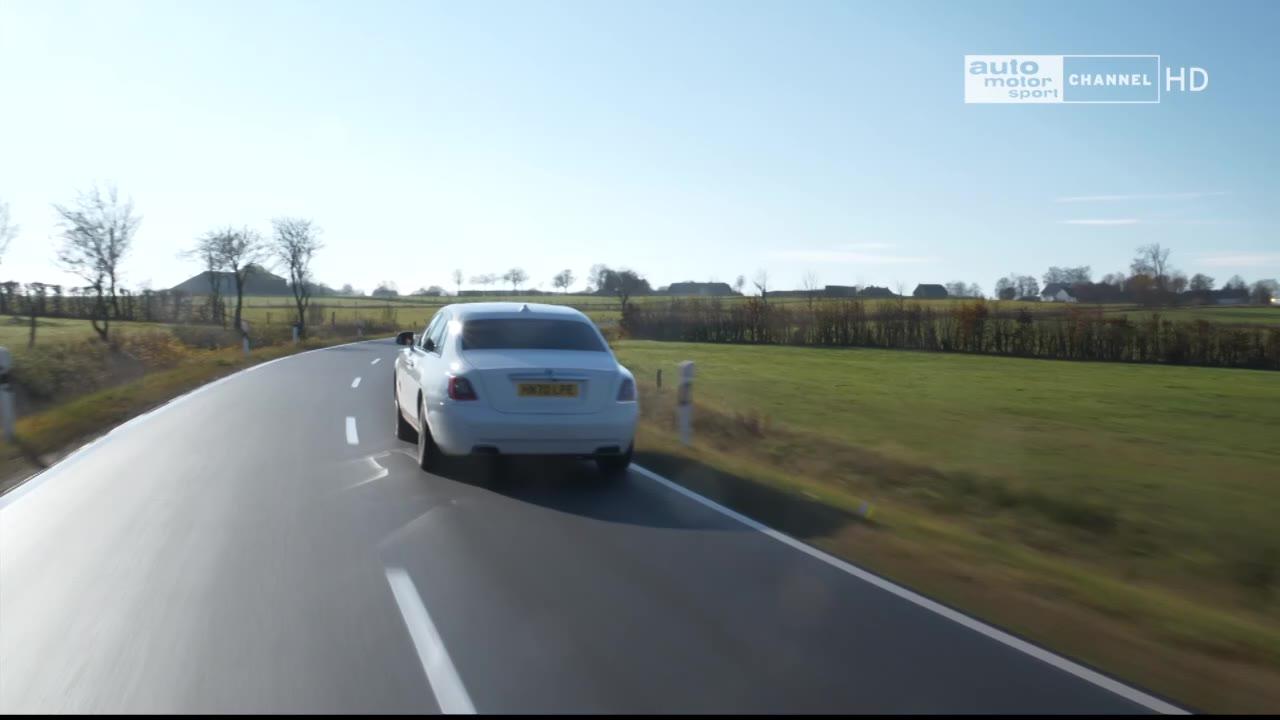 Přednost v jízdě: Rolls Royce Ghost